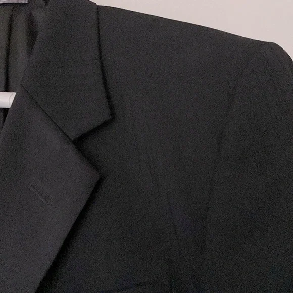 35S Jean Yves Parisian 2BTN Tuxedo with matching 27-28-29 pleated pants